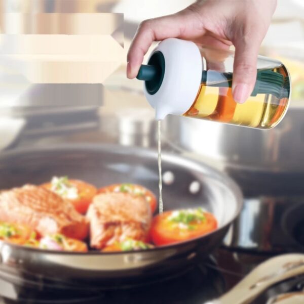 Oil Bottle with Brush Oil Spray Bottle for Oil Cruet Dispenser Kitchen Bar Tools Sauce Boats Storage Container